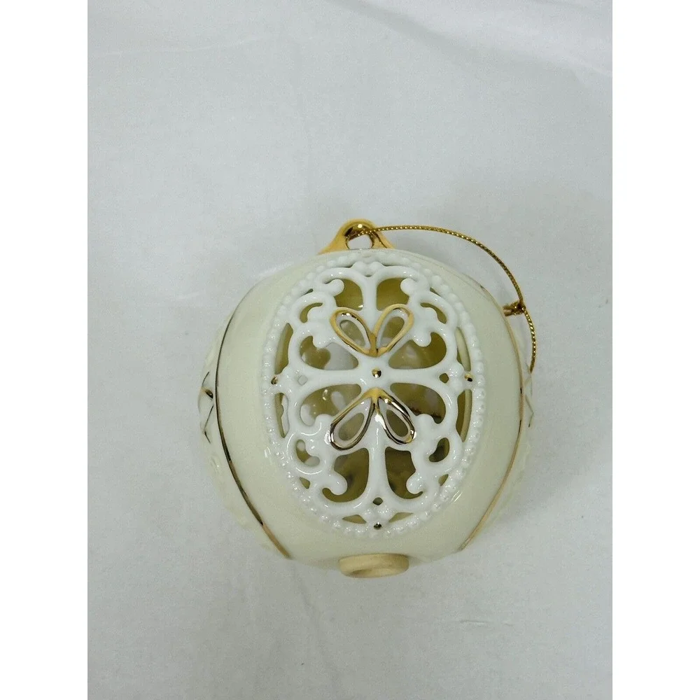 Elegant Round‎ Ivory & Gold Egg Ceramic Reticulated Christmas Ornaments By Ganz